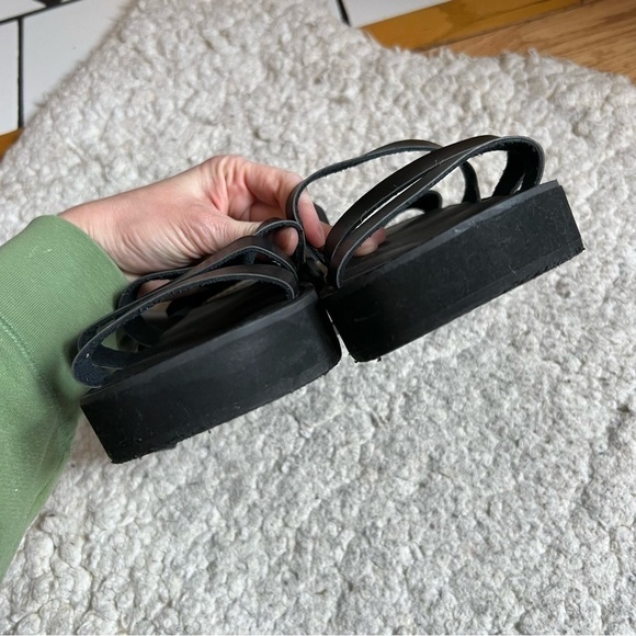 ASOS: Three Vamp Strap Black Leather Ankle Closure Platform Sandals Size 9W - Picture 6 of 8